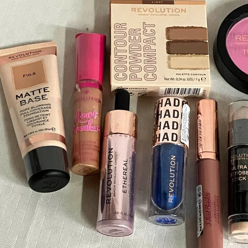 Revolution Makeup Lot Of 10 Lip Kits Concealers Contour Blush Highlighter & More